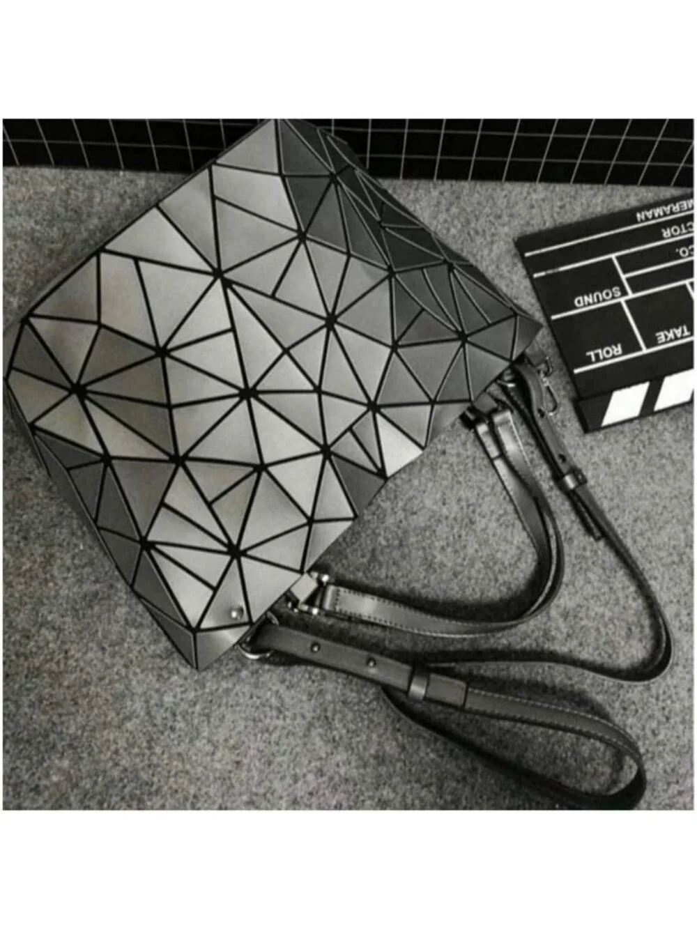 Luminous Geometric Handbag - Eco-Friendly Holographic Purse with Shard Design